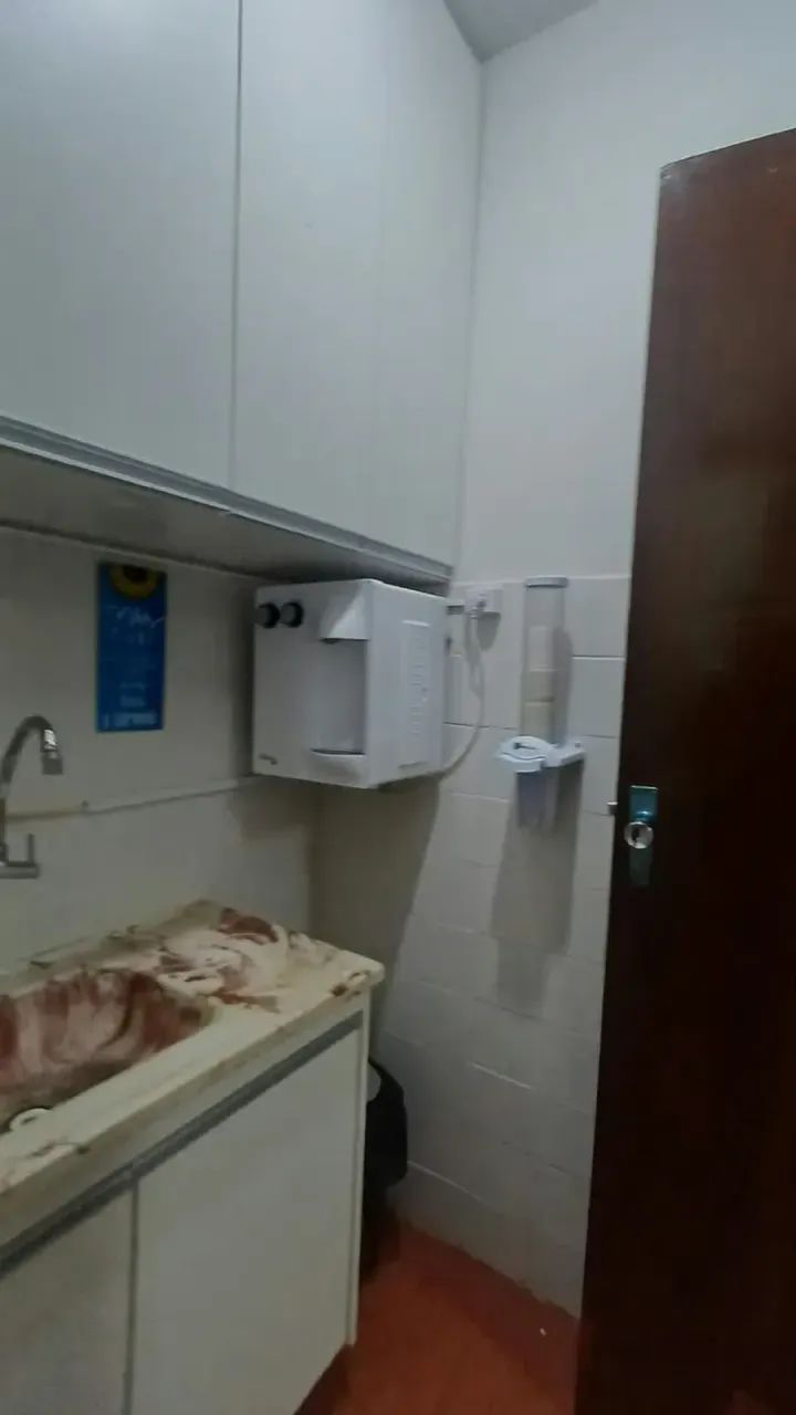 Excelente Sala Comercial, no Centro de Uberlândia, 43m², 2 elevadores, portaria, andar alt - Foto 3
