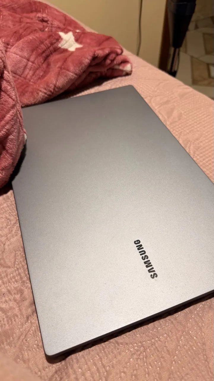 VENDO NOTEBOOK GALAXY BOOK4.