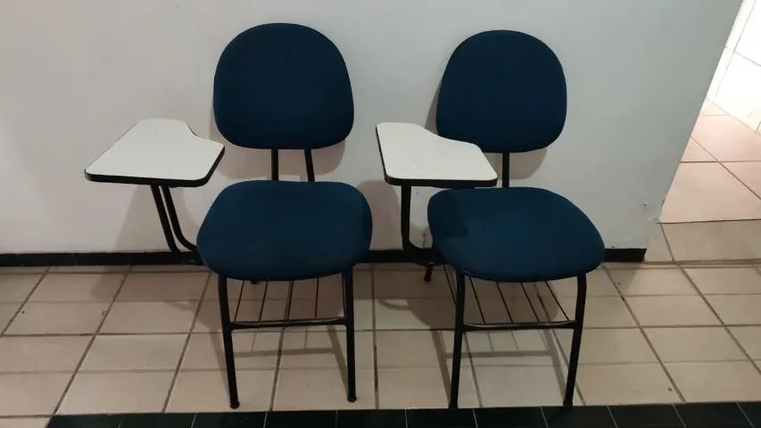 cadeira escolar modelo universitário