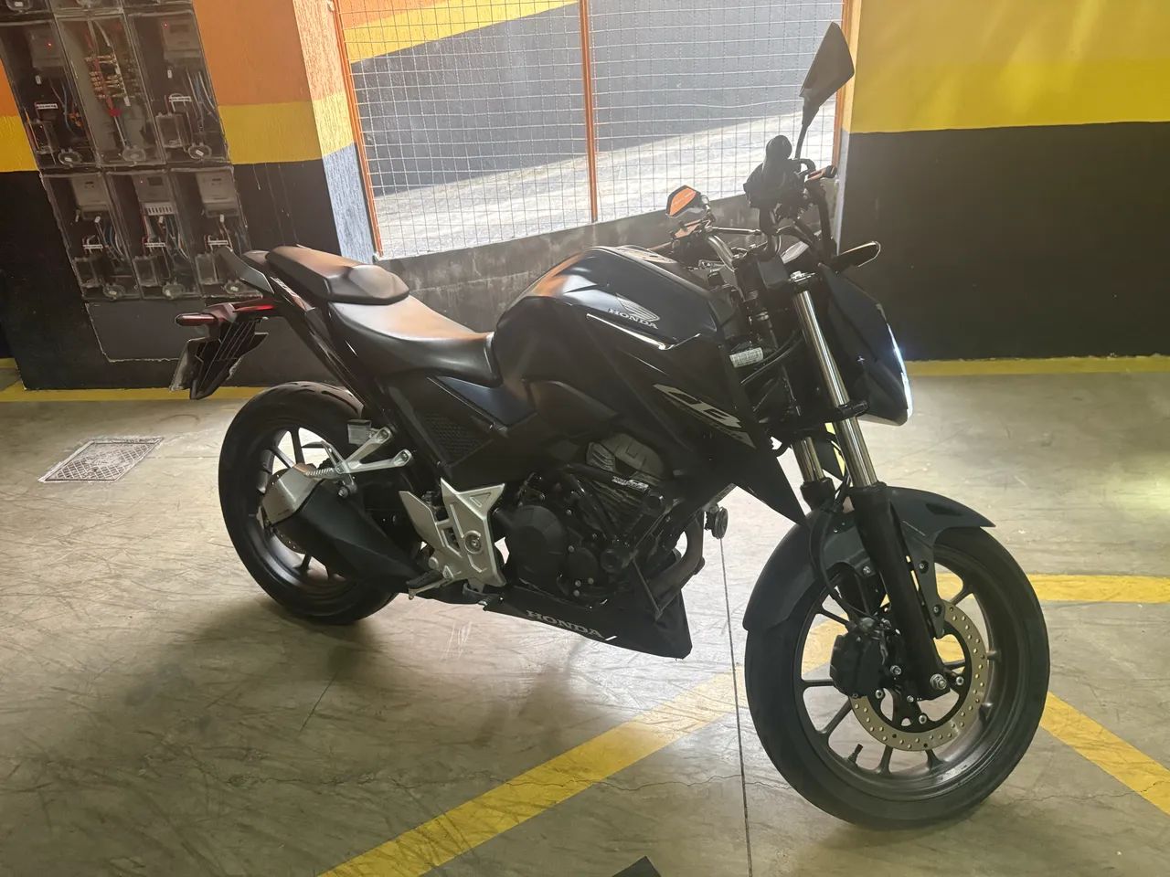 CB 300f - Foto 2