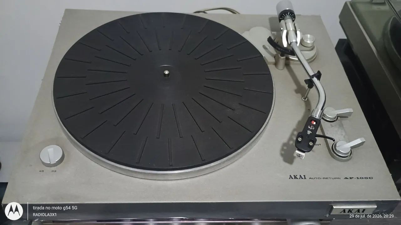 Toca discos Akai