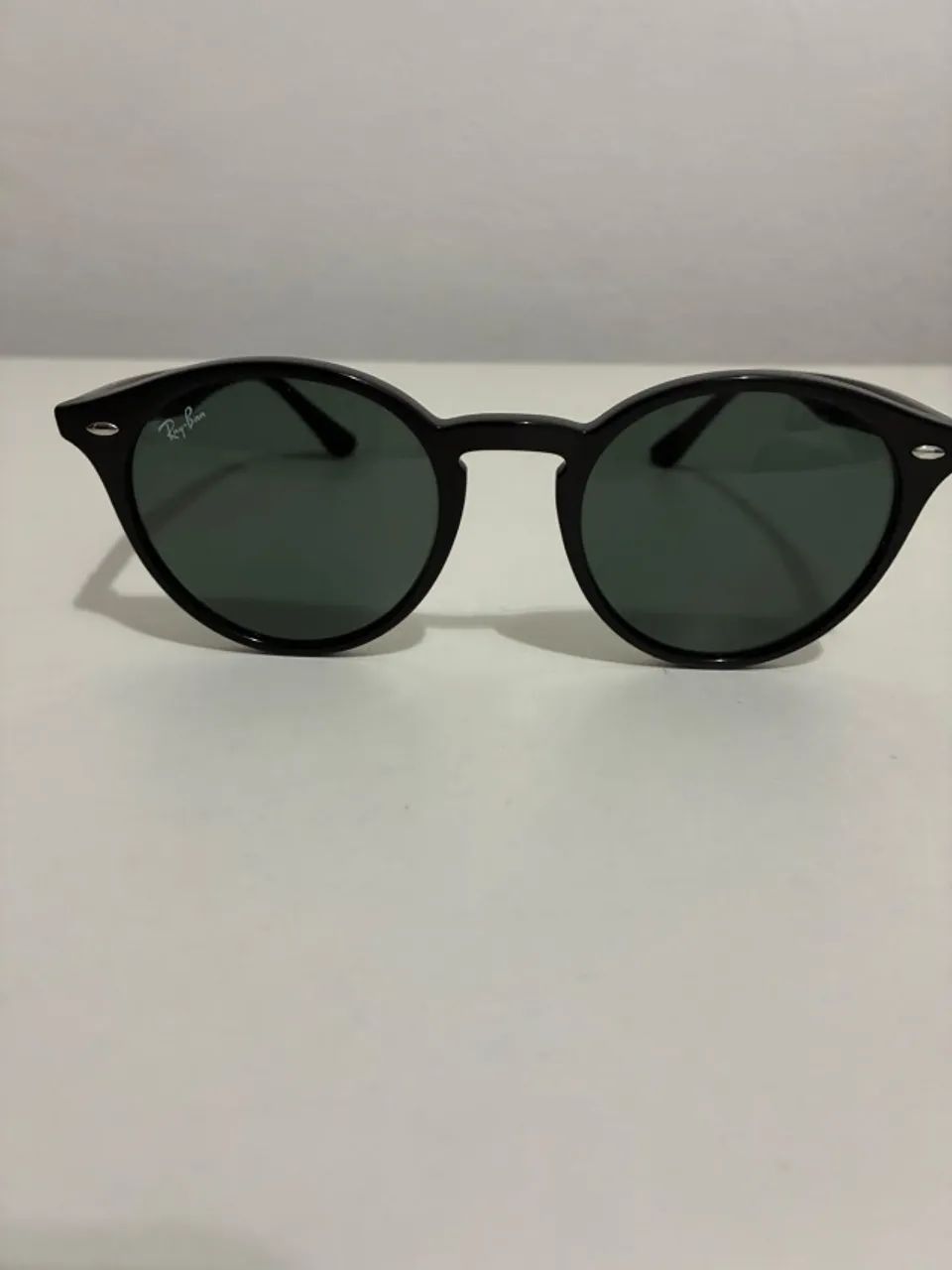 Óculos de sol Ray-Ban RB2180