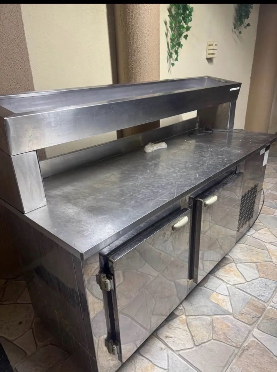 Bancada refrigerada com codimentadora 