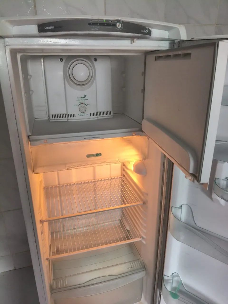 Vende-se uma geladeira consul  - Foto 4