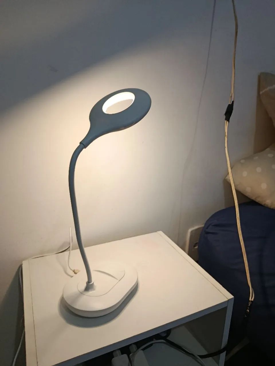 Luminária mesa Led, Nova na caixa! - Foto 3