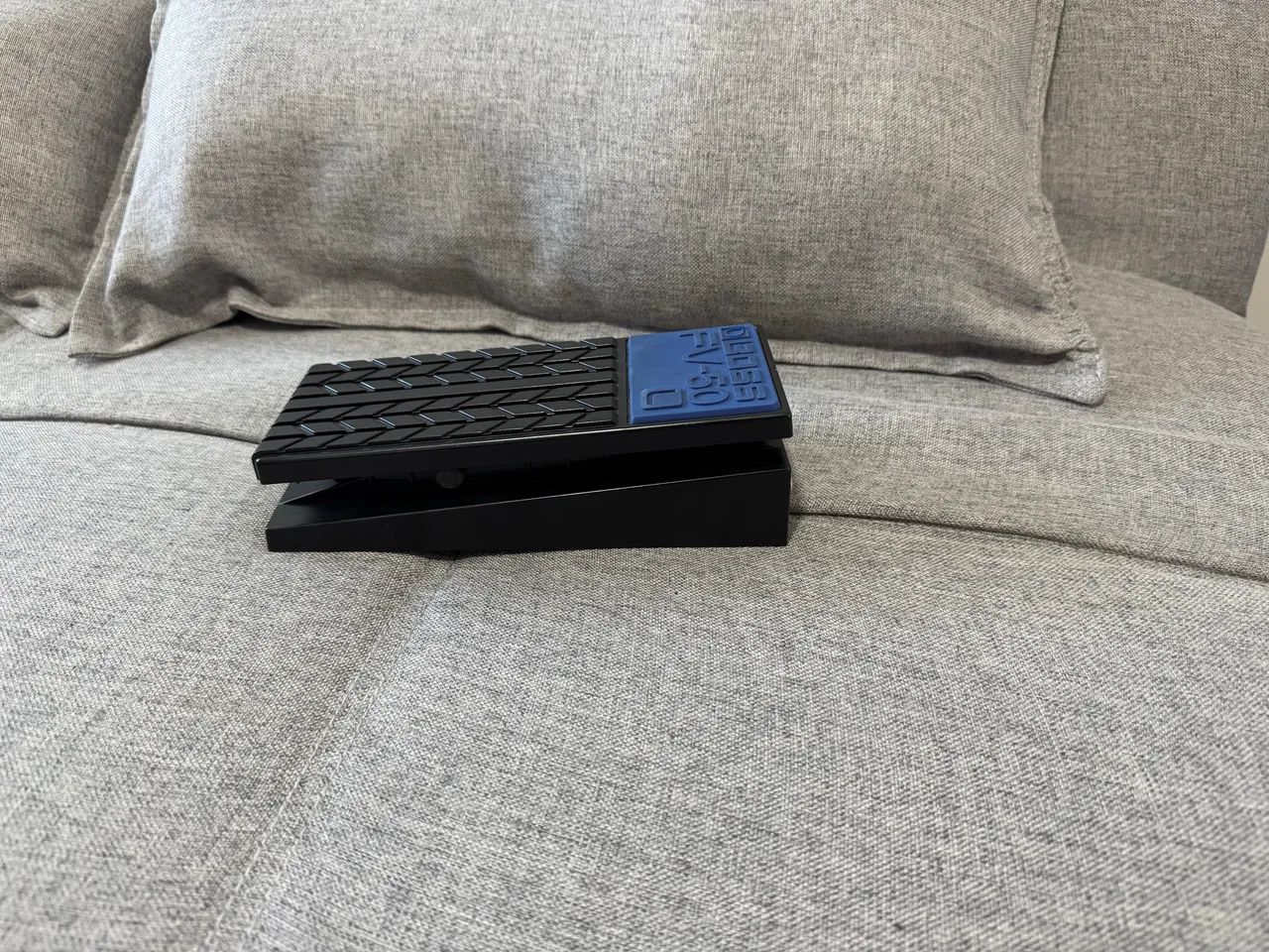 Pedal de volume Boss Fv50L  - Foto 4
