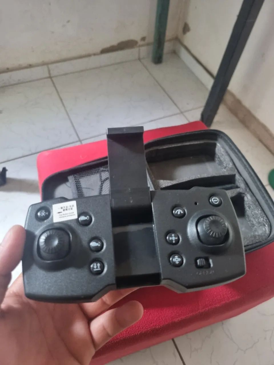 Drone em ótimo estado com senhor de proximidade  2câmeras 2 cargas  - Foto 4