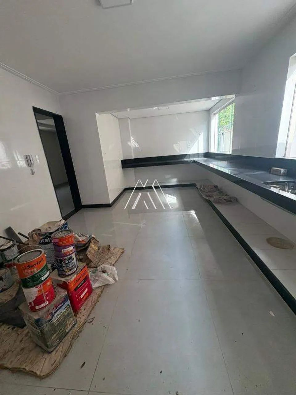 Vendo casa em Itaúna com 03 quartos com garagem em ótima localização - Foto 2