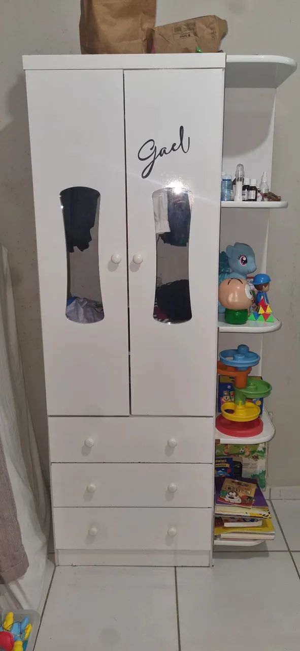 Guarda roupa e cômoda infantil