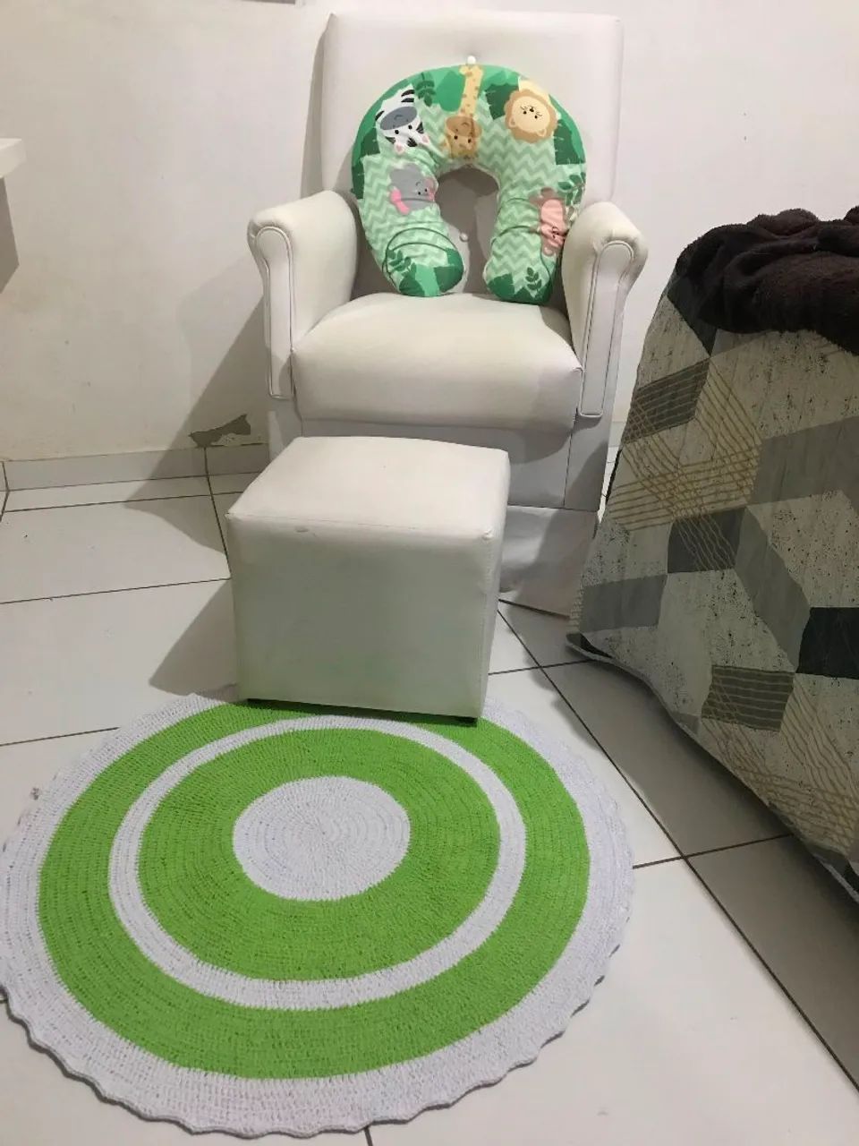 Vendo cadeira amamentação  - Foto 4