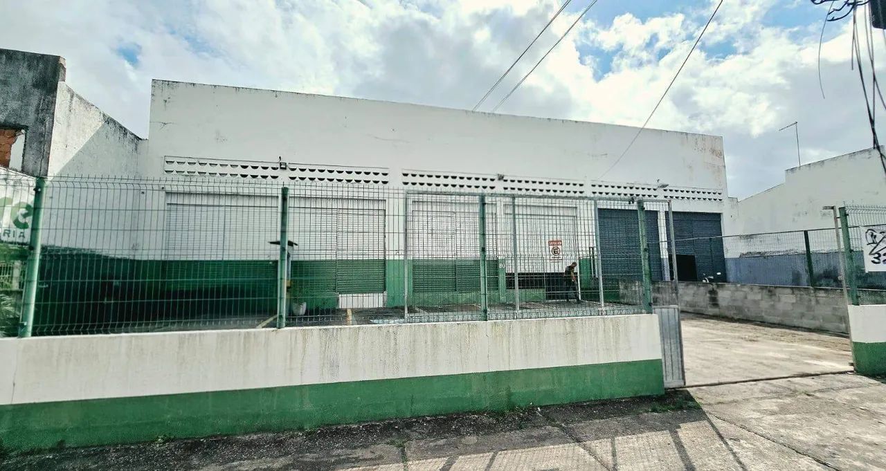 Excelente Oportunidade no Siqueira Campos: Galpão Comercial com 450 m² de Área Total