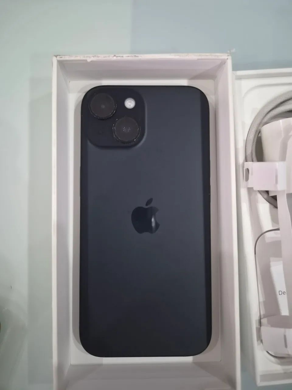 Iphone 15 com bateria e cabo originais. - Foto 2
