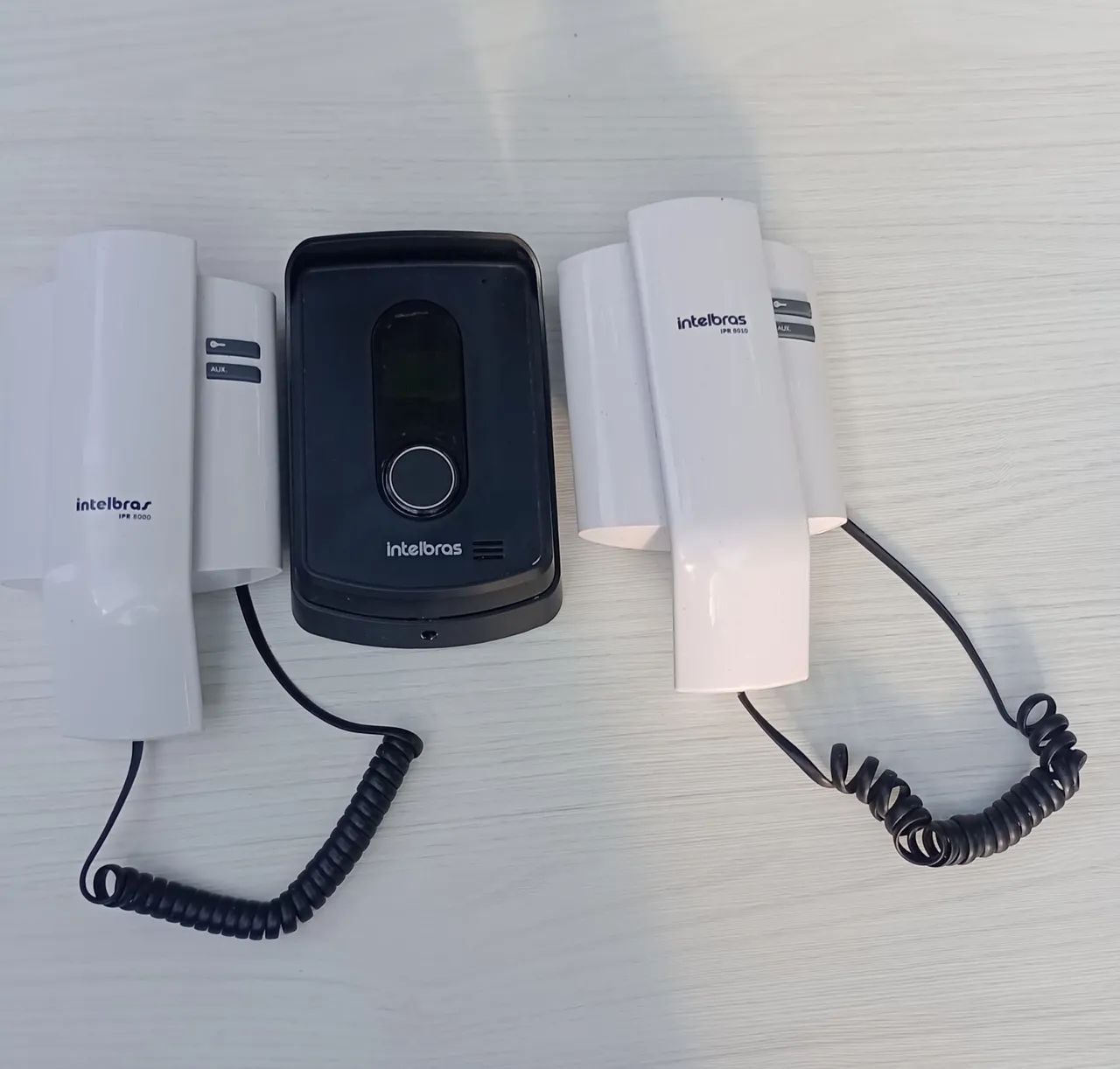 Vende Se Um interfone Intelbras com 2 pontos 