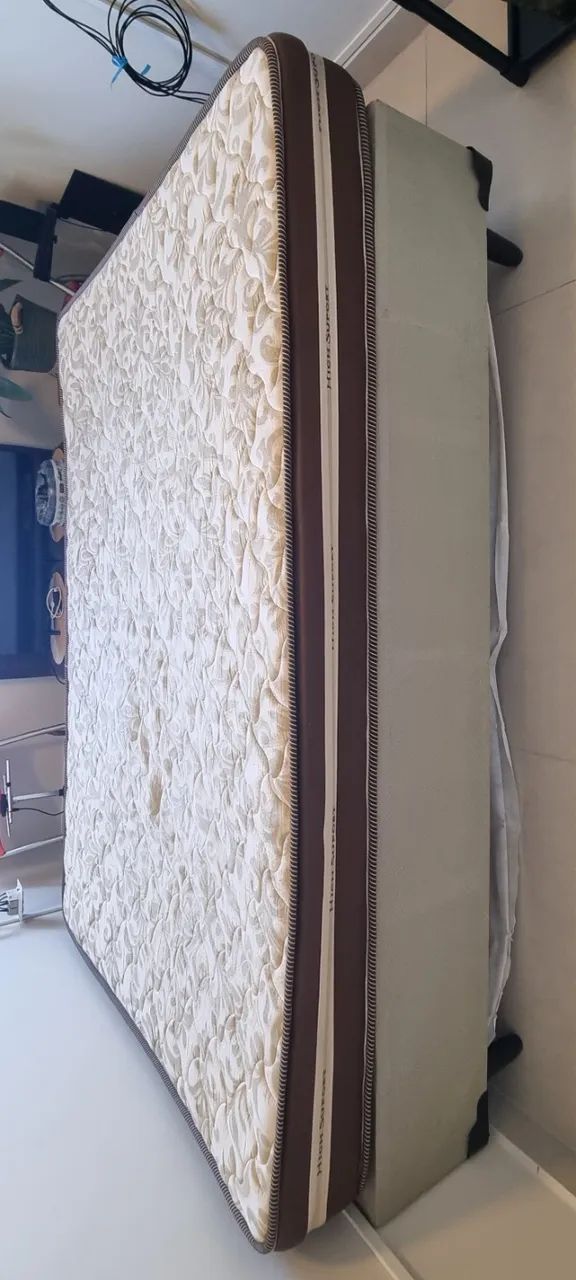 Cama e colchao