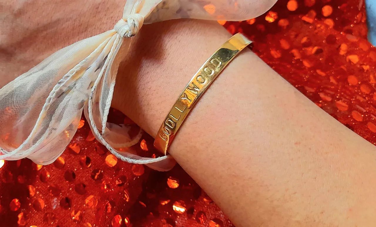 Bracelete dourado ajustável  - Foto 3