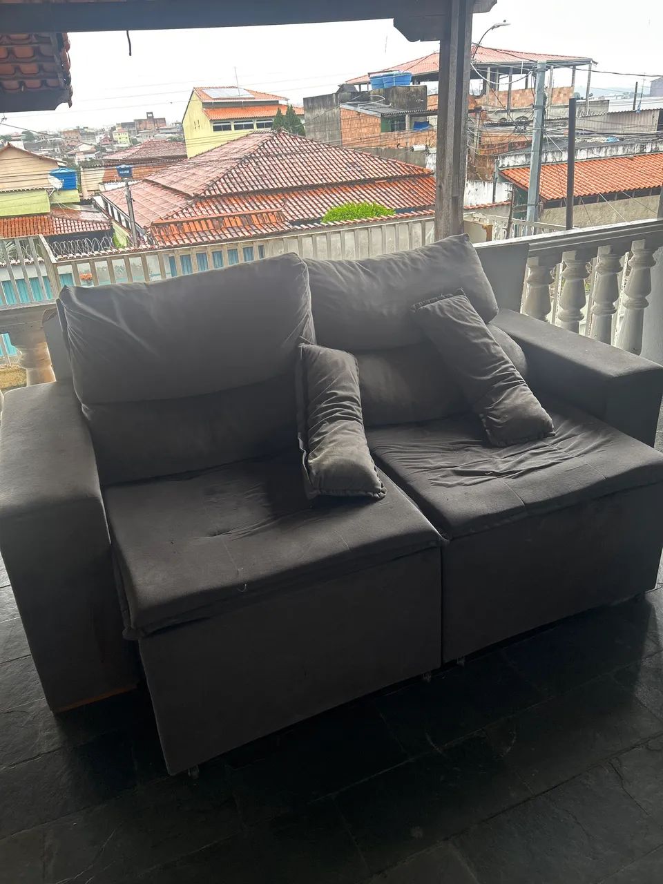 Sofá retrátil e reclinavel 2m