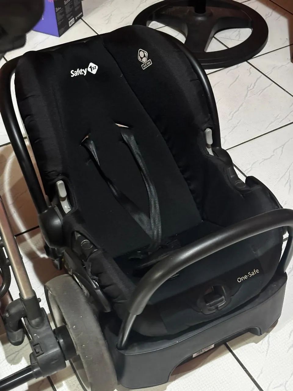 Carrinho e bb conforto 