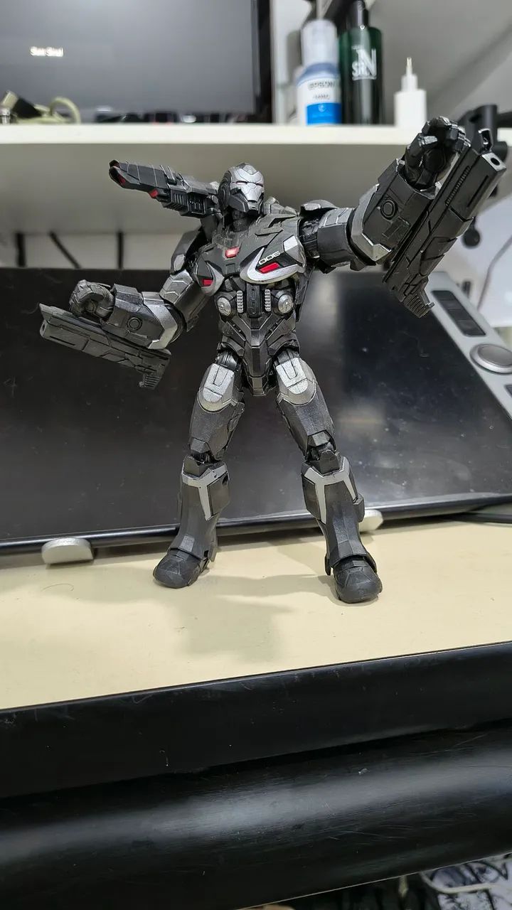 Boneco Máquina de Combate / War Machine - Marvel Legends - Foto 5