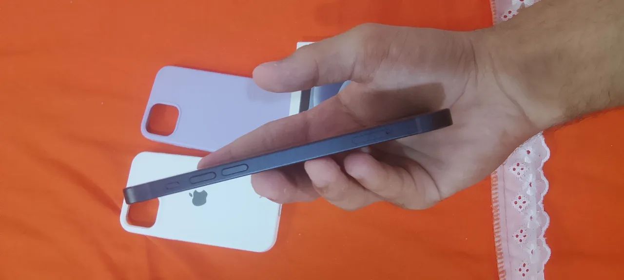 iPhone 12, ótimo estado + 2 capas de brinde, 99% de bateria, na caixa - Foto 3