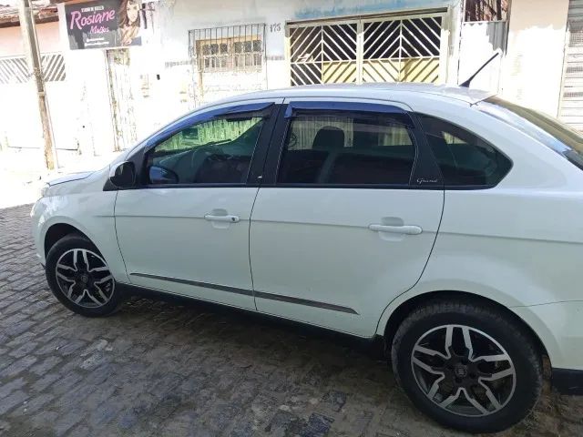 Fiat Grand Siena Grand Siena ESSENCE Dual. 1.6 Flex 16V 2016