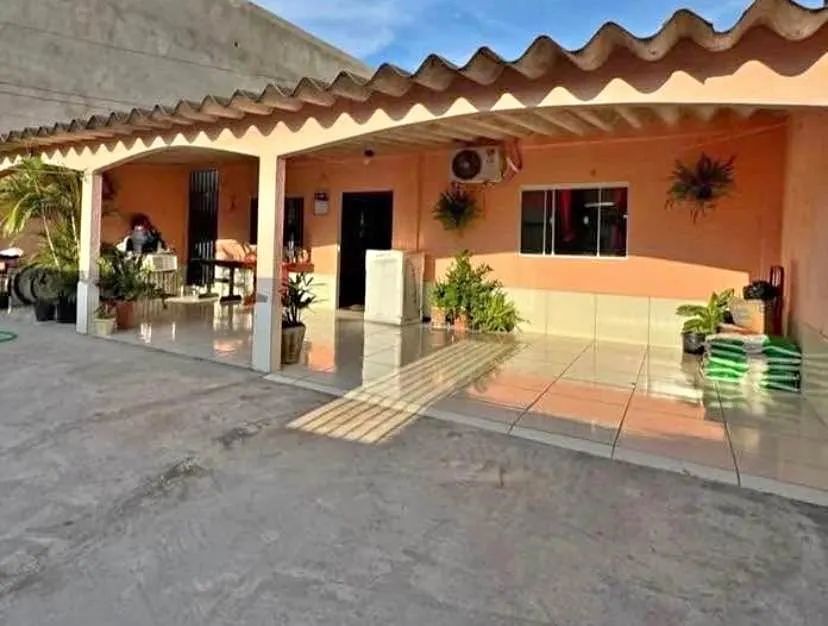 // CASA A VENDA (PACOVAL)