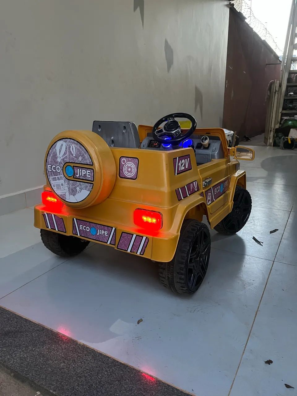 Carrinho elétrico infantil 12v eco jipe bandeirantes 