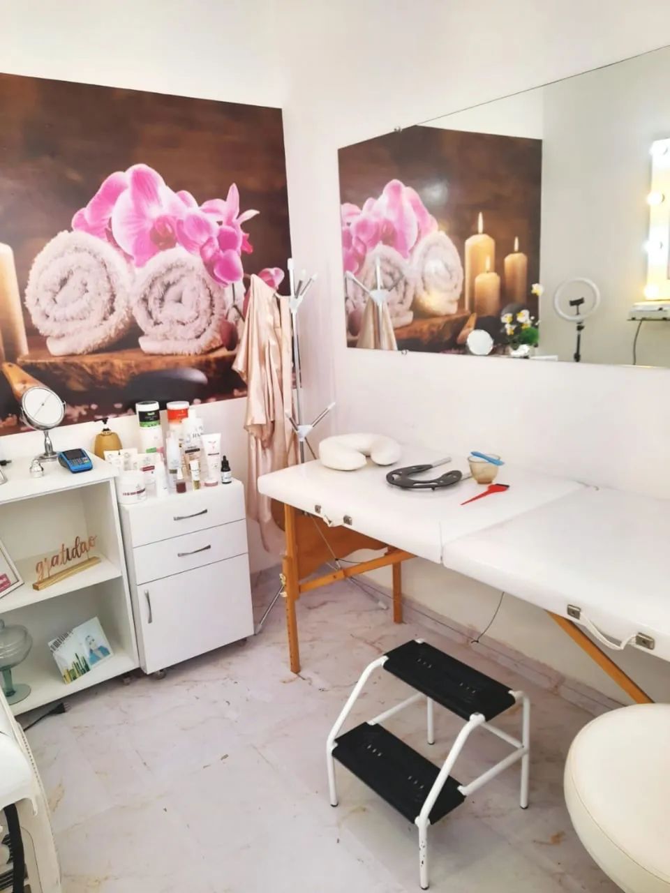 Móveis e equipamentos para sala de estética - Excelente estado