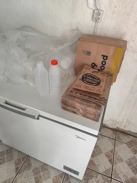 Garrafa + Sacos Krafts. para lanchonte, Desapego