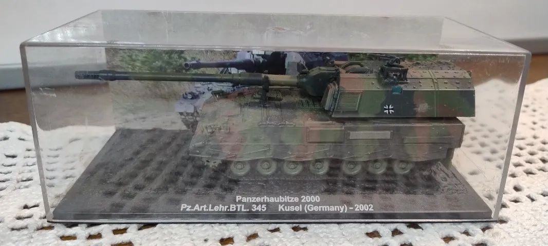 Miniatura Militar Colecionável - Tanque de guerra - Panzerhaubitze 2000 - Foto 3