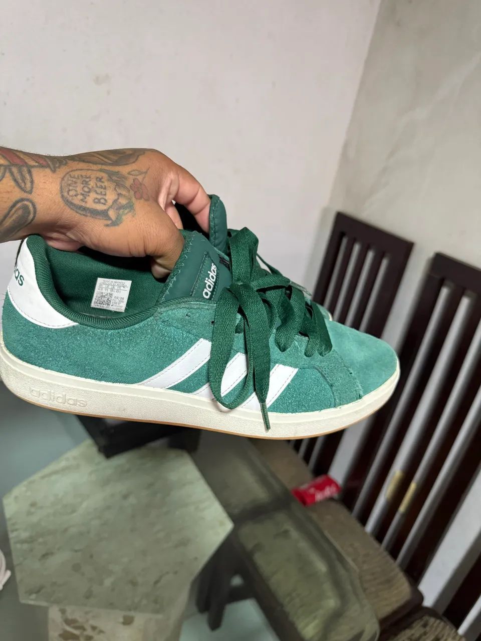 Tênis adidas 43 camurça original, perfume assad latafa, cheio, e relógio oriente original  - Foto 3