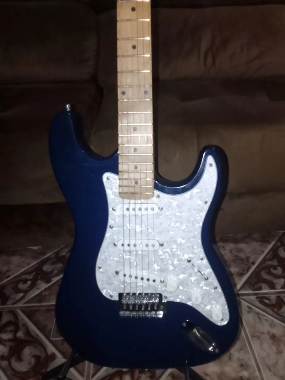 Vendo guitarra parte elétrica modificada 