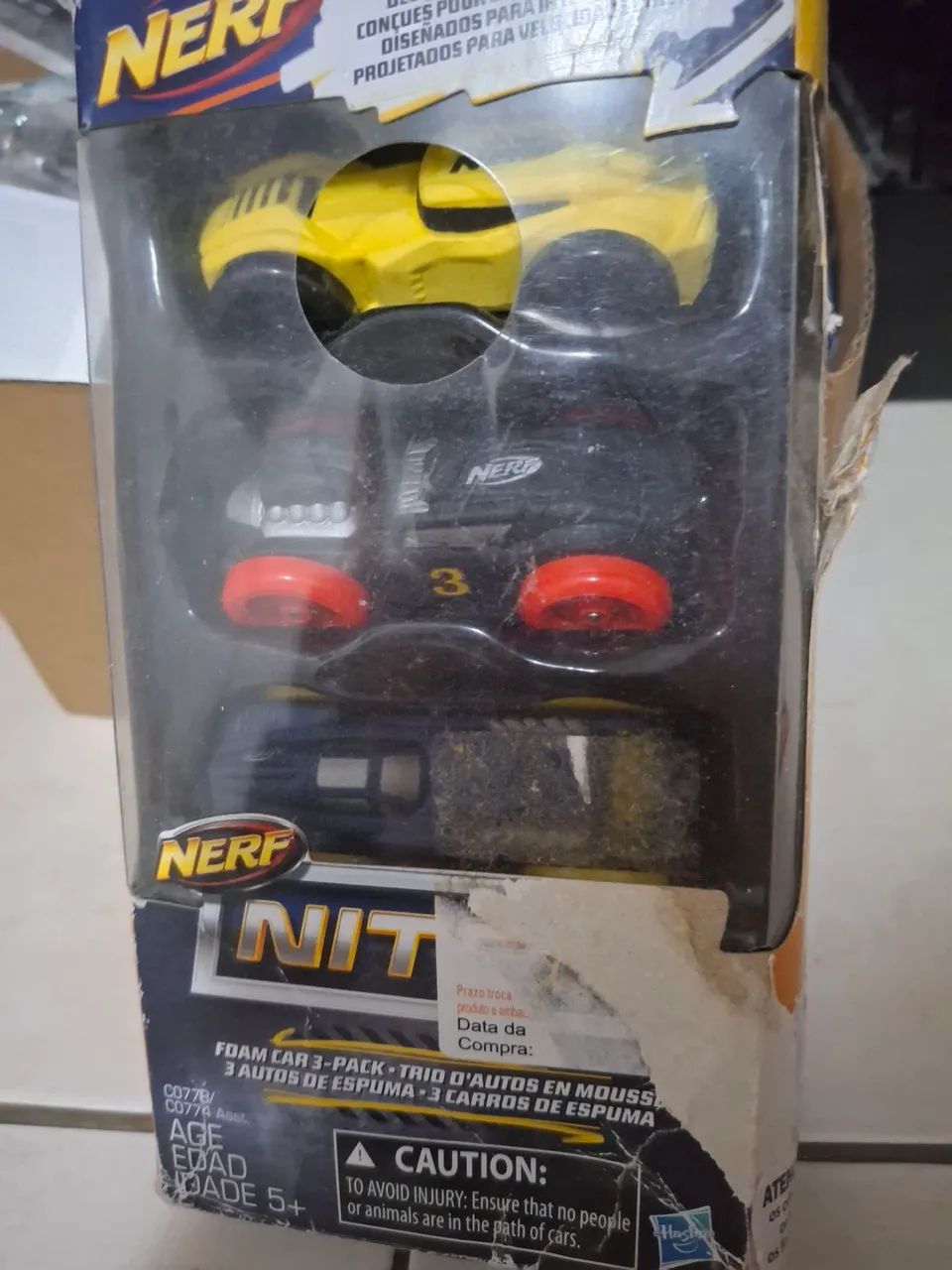 kit com três carrinhos de espuma nerf 