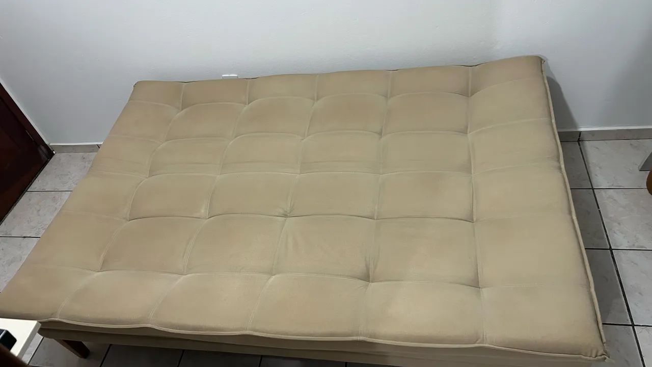 Sofá cama 3 lugares suede bege - Foto 5