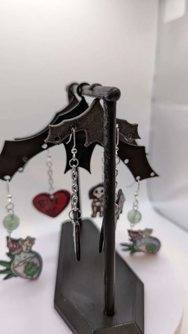 Suporte para Brincos Caixão com Morcego - Impresso em 3D