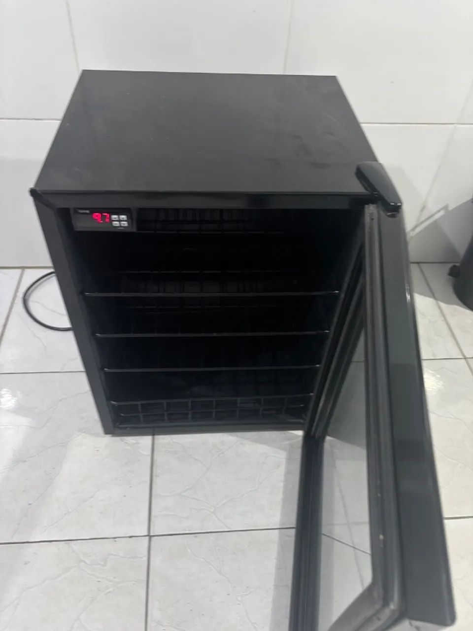 Adega Climatizada para 25 Garrafas - - Foto 3