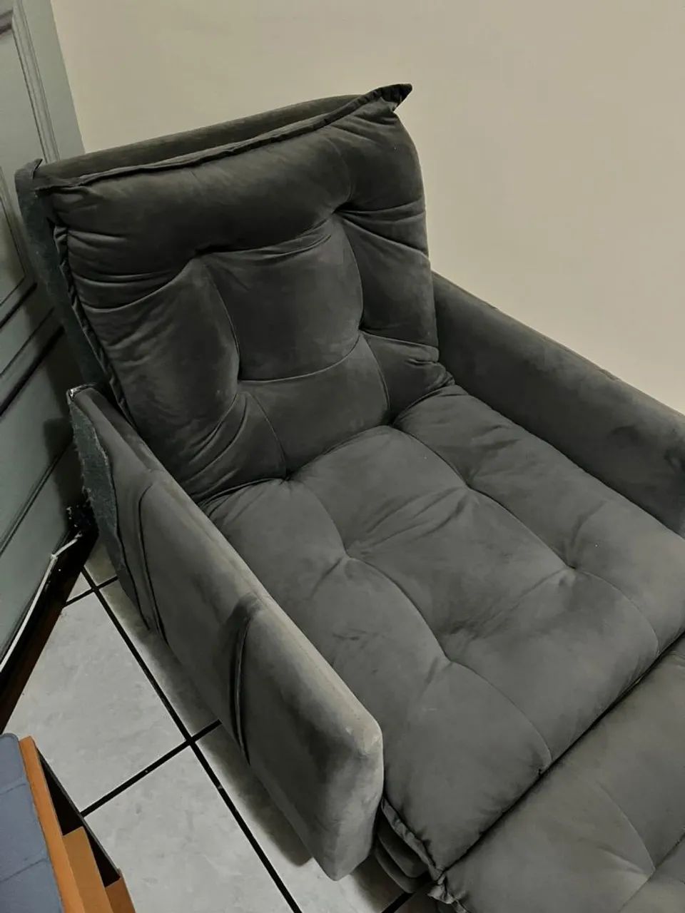 Vendo Poltrona reclinável com suporte para os pés  - Foto 4