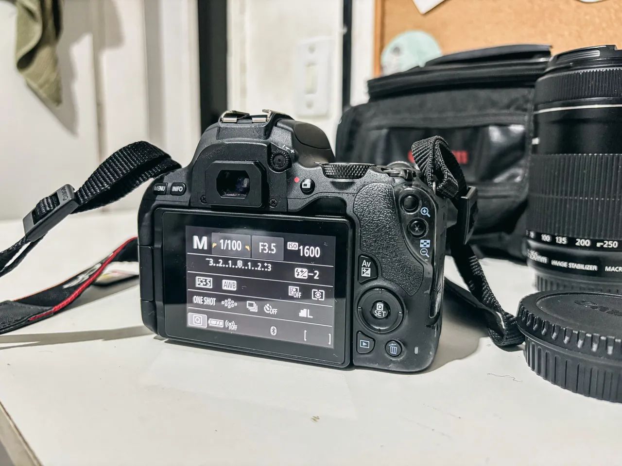 Canon SL2 - Foto 2