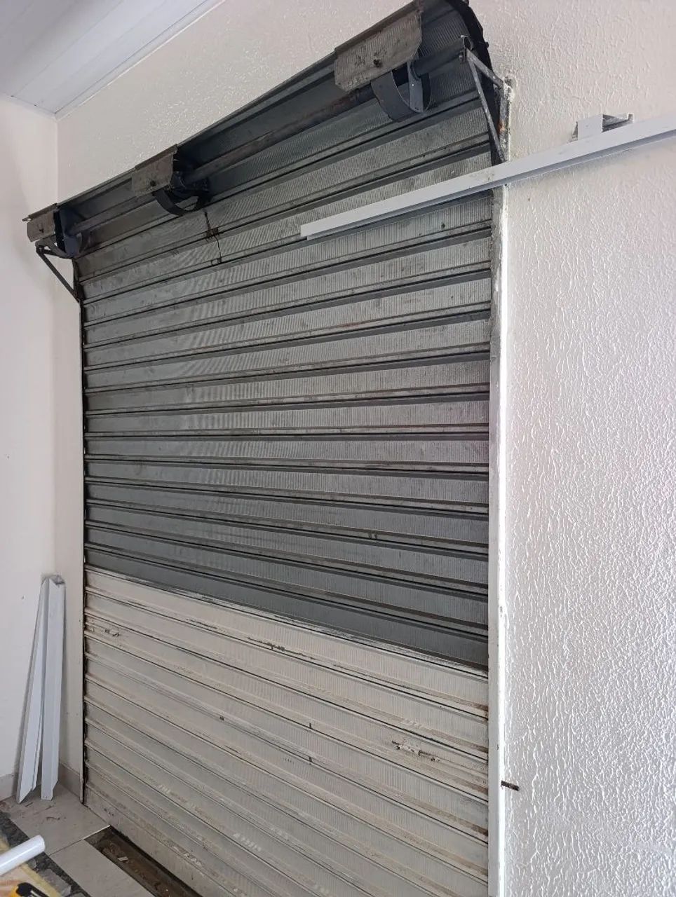 Portão de loja comercial e grade de ferro toda em perfeito estado. - Foto 3