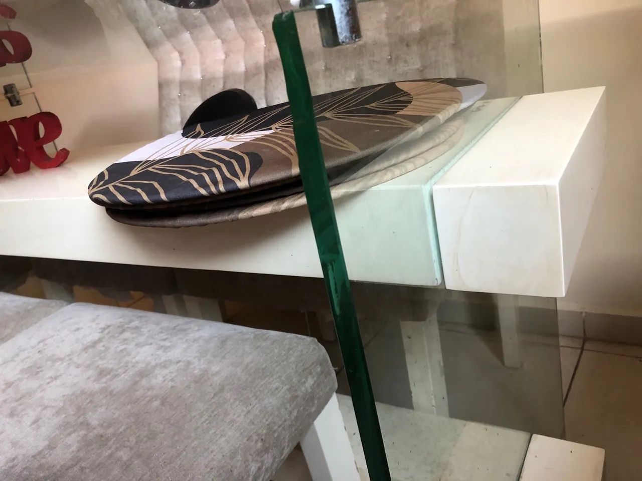 Mesa madeira com tampo de vidro - Foto 4