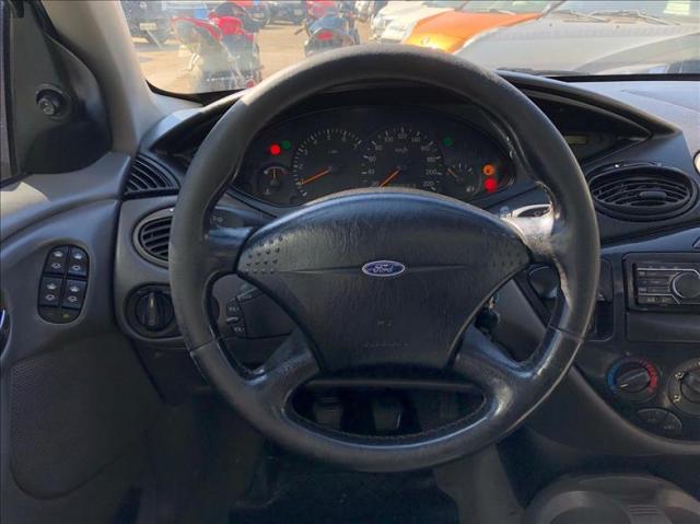 Ford Focus 2.0 Ghia Sedan 16v - Foto 8