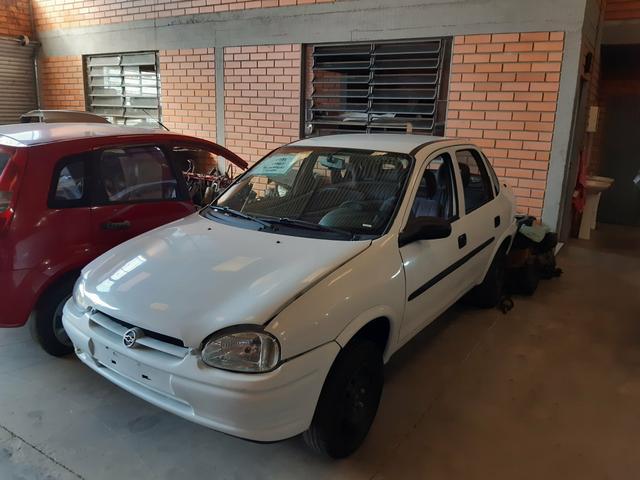 Sucata carroceria corsa sedan - Foto 4