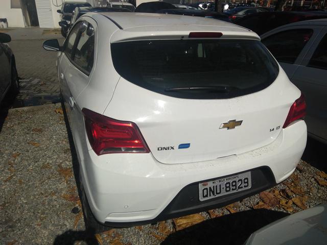 GM Onix LT 1.4 2018 completo com preço de Joy