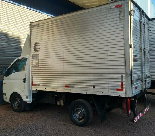 Vendo HR furgão baú 10 m3
