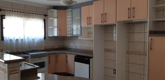 Alugo casa com 1 suite, mais 2 quartos no bairro Guanabara - Foto 13