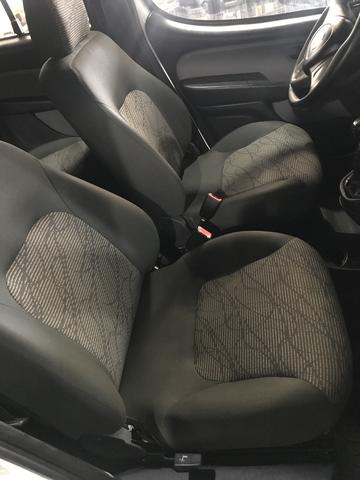 Doblo 1.4 7 lugares 2016 carro 7 lugares e serve pra trabalhar - Foto 5