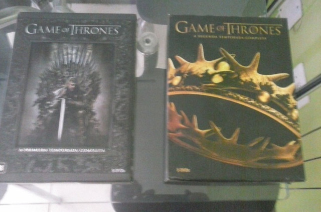 Vendo  as duas Temporadas Game Of Thrones completos pelo preço de uma.