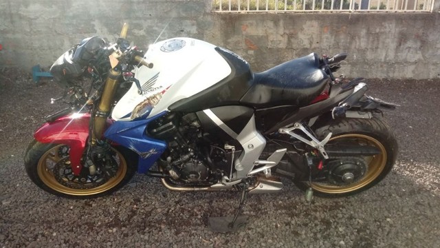 Sucata de moto para retirada de peças CB 1000r 2013/2015 - Foto 7