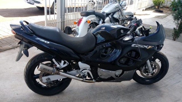 Sucata de moto para retirada de peças GSX 750f 2007/2009 - Foto 6