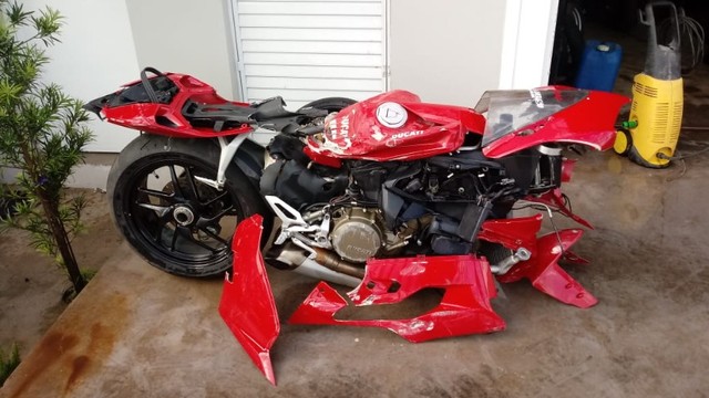 Sucata de moto para retirada de peças Ducati 1199 Panigali 2015 - Foto 2