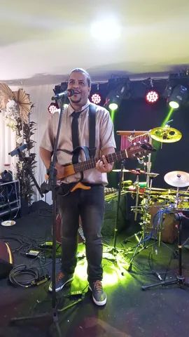 Música ao vivo contrate quem entendi do assunto